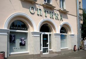 Быть или не быть кабинету офтальмолога в салоне оптики?